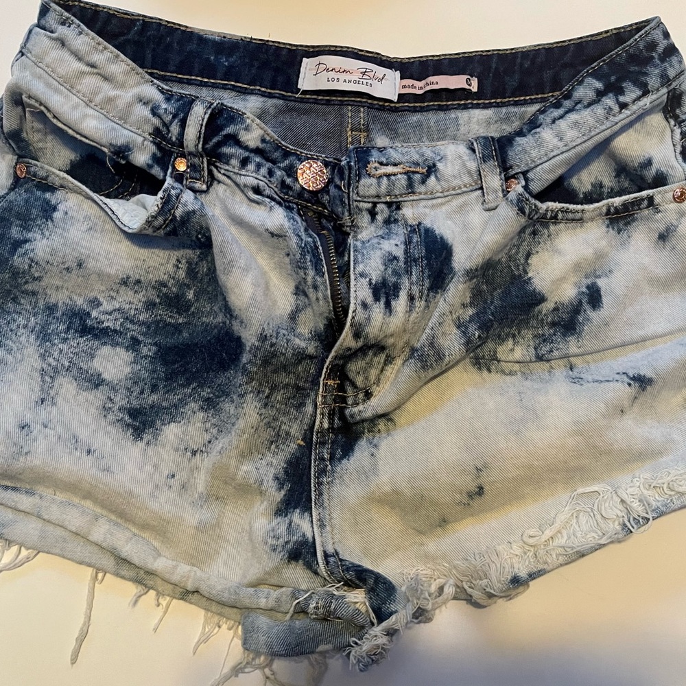 Denim Blvd., Los Angeles jean shorts